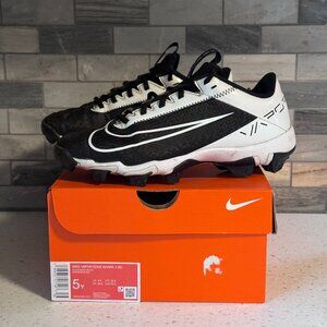 Nike Big Kids’ Vapor Edge Shark 2 Football Cleats - Size 5Y